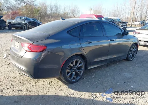 2015 Chrysler 200 S z USA, uszkodzony, nr VIN 1C3CCCBG4FN551421